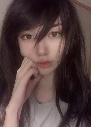 Emiru looks really cute even without makeup : r/OfflinetvGirls